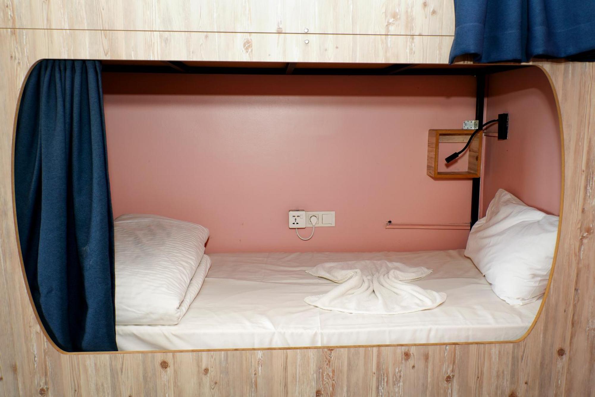 Bed 6-Bed Female Dormitory Room,1743245947:JPEG